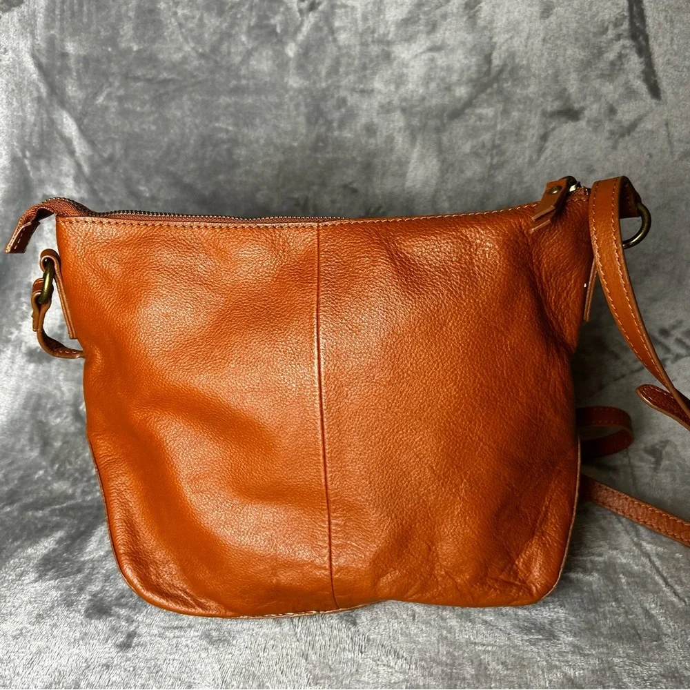 Steven By Steve Madden Crossbody‎ Hobo Bag Toffee Brown Leather Bohemian Casual